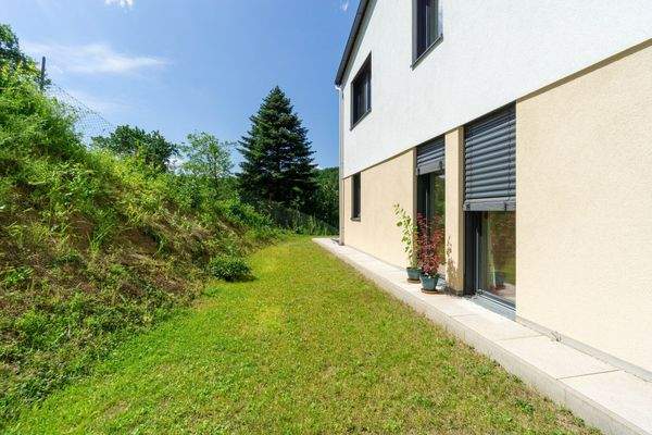 östliche Gartenfläche