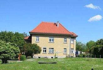 Villa hinten zugeschn.jpg