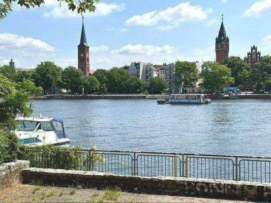 Blick und Platz gegenüber