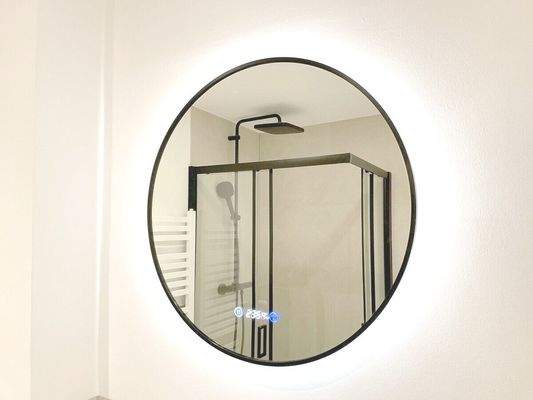 Beleuchteter Spiegel mit Anti-Beschlag-Heizung