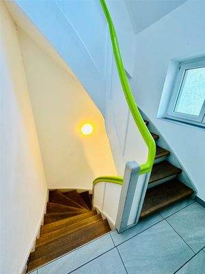 D7DCC255-25FF-455B-B984-36D0FDA6ED74