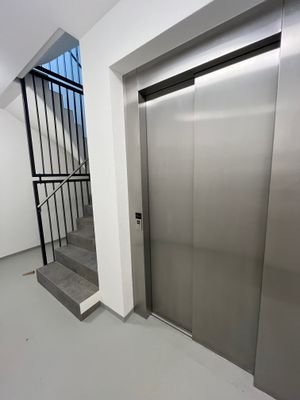 H Lift.jpg