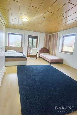 Modernes Schlafzimmer mit Vintage-Akzent