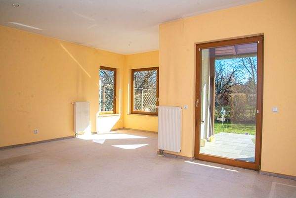 Schönes Wohnzimmer im EG - Whg. 2