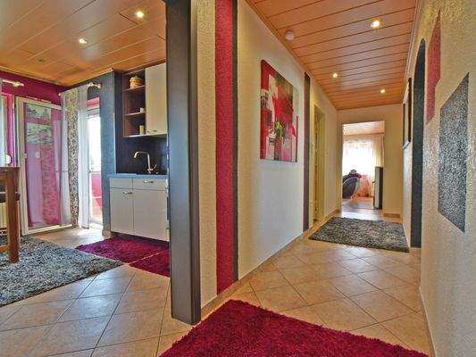 Flur in Richtung Wohnzimmer