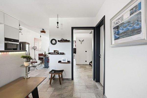 Flurbereich mit Blick zum Wohnbereich