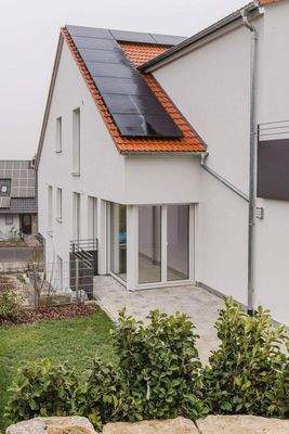 Terrasse und Gartenanteil II