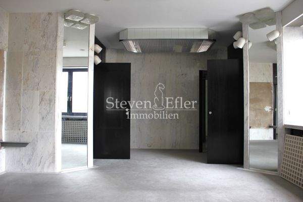 Büro im Erdgeschoss