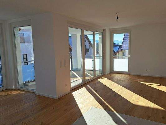 Wohnzimmer und Loggia