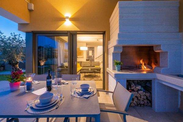 Terrasse offener Kamin I.jpg