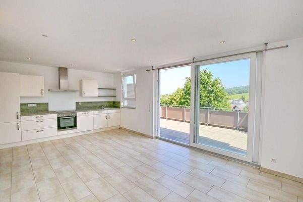 Wohn-/Essbereich mit offener Küche