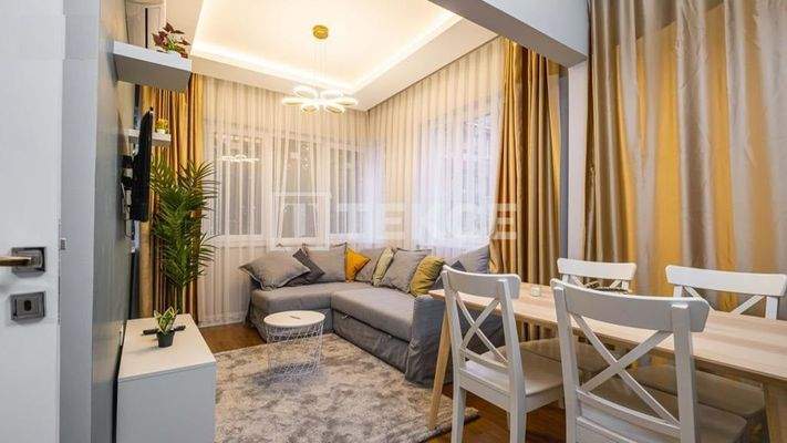 Whole Building in a Corner Position in Istanbul Fatih