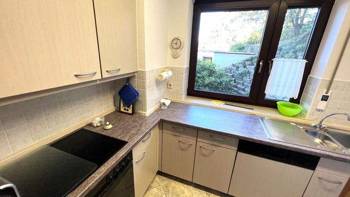 Küche mit Einbauküche - EG