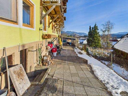 Terrassenbereich KG.