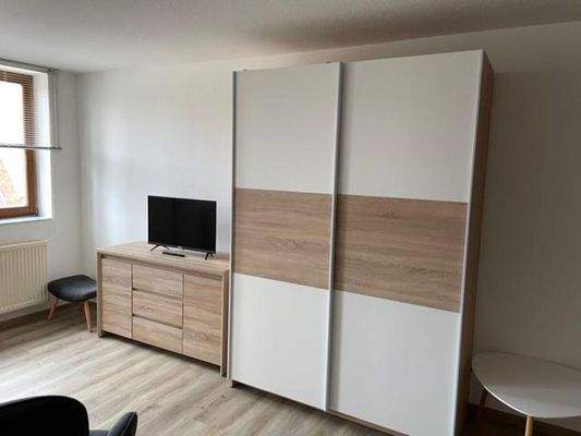 Schrank und Komode