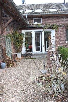 Rückfront mit Gartenbereich