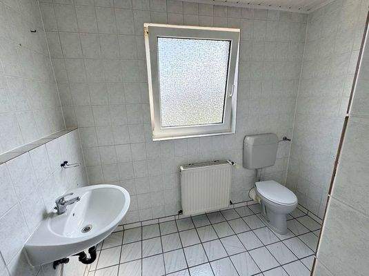 Badezimmer Wohnung links