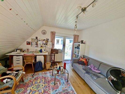 Zimmer im OG mit Westbalkon