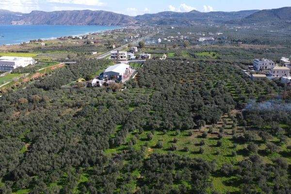 Kreta - Kaloudiana: Schönes Grundstück mit Berg- und Meerblick