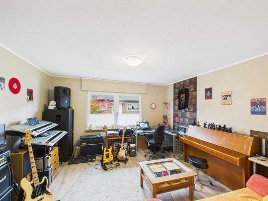 CAM03784G0-PR0091-STILL014