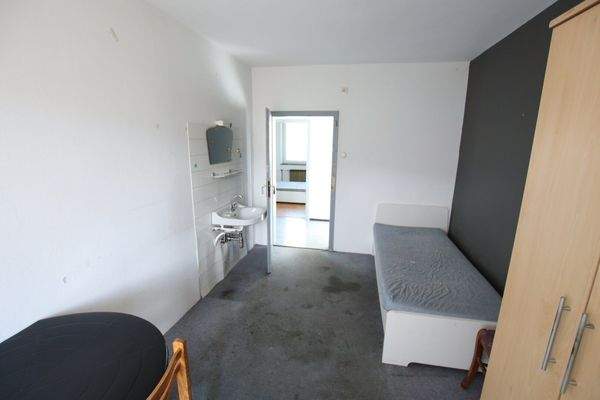 Wohn- und Geschäftshaus in Keutschach-Höflein mit 1.892m² Grundstück und 3 XXL-Garagen Nähe Rauschelesee mit vielen Verwendungsmöglichkeiten!