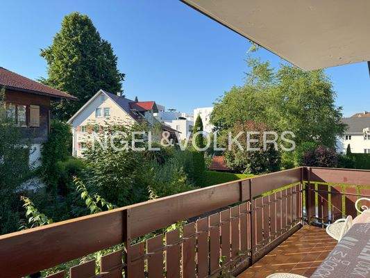 Sonniger Balkon - charmanter Ausblick ins Grüne