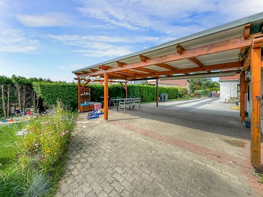 Carport/überdachter Freisitz