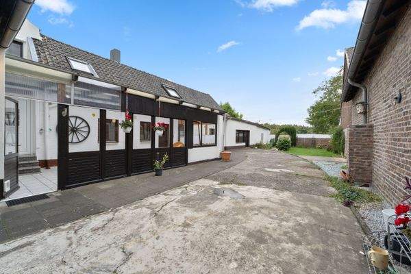 Blick in den Hof.jpg