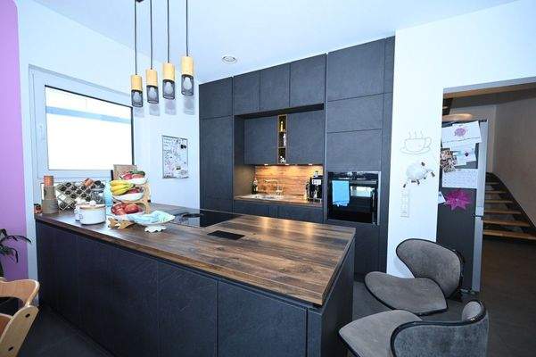 Profi-Einbauküche inklusive