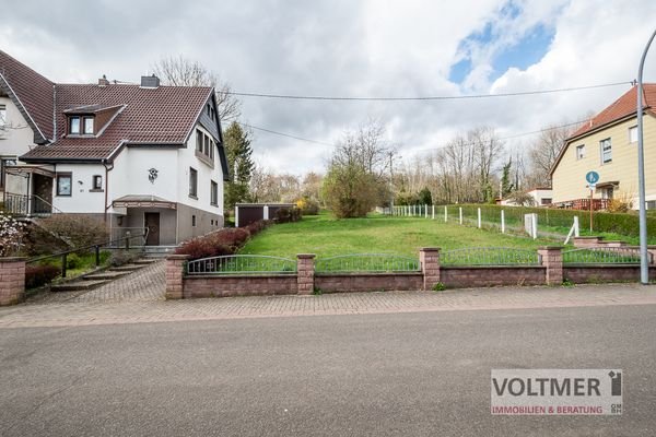 Straßenansicht/separater Bauplatz