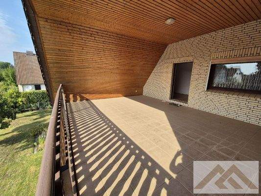 Balkon (Ausrichtung gen Osten)