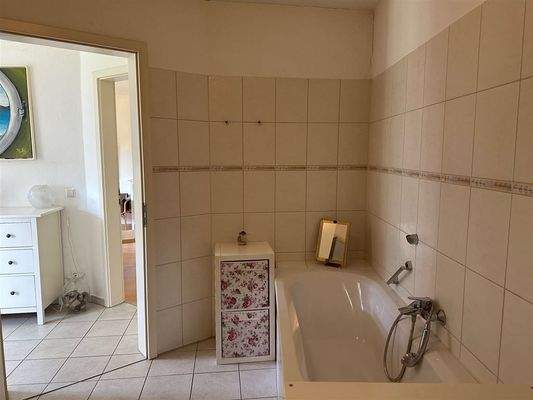 FWH EG Tageslichtbad mit Wanne/Dusche