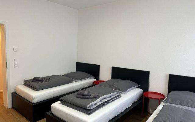 9 Wohnen auf Zeit in Stuttgart Obertürkheim Wohnung 2.jpeg