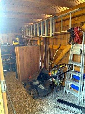 Großer Außenabstellraum