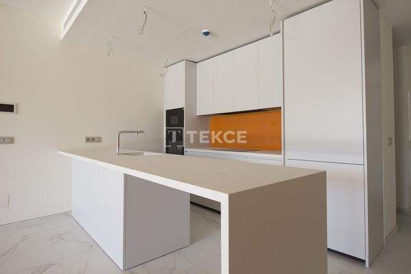 Apartment with Extensive Terrace and Modern Design in Fuengirola