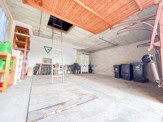 Doppelgarage mit Aufboden