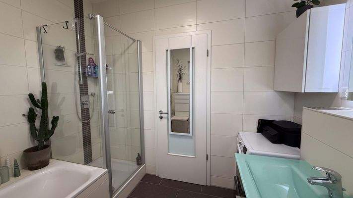 Bad mit Waschmaschinenanschluß