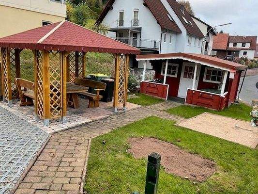 Freisitz und Gartenhaus