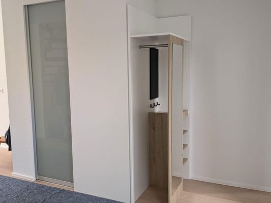 Garderobe und Gäste WC