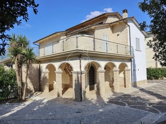 Renovierte Luxus Villa