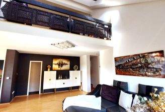 Blick zur Galerie.jpg