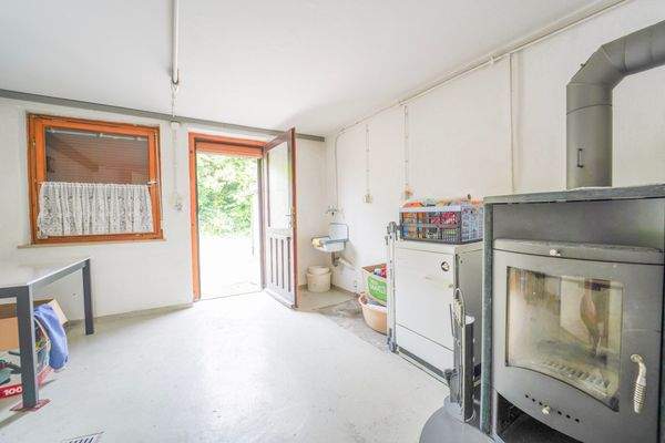 Waschküche mit Kamin Keller 