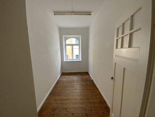 Büro/Abstellraum EG