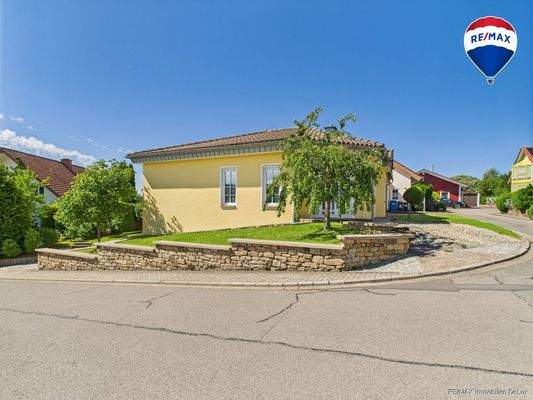 RE/MAX Immobilien DeLux Bungalow Nonnweiler