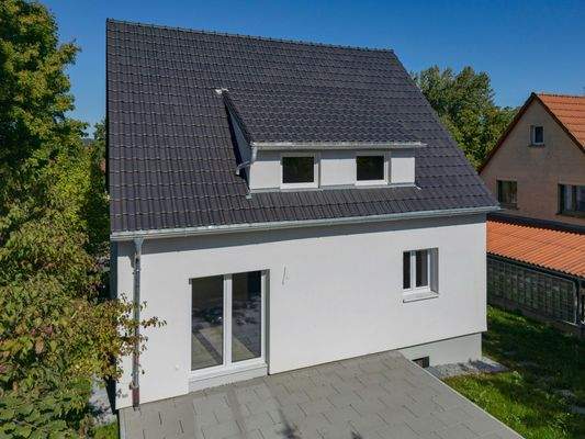 Außenansicht Süd mit Terrasse