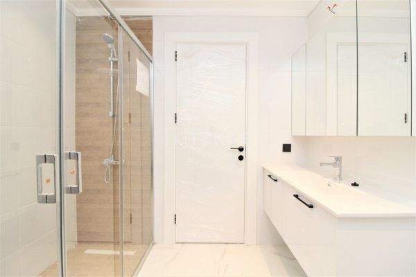 3-Bedroom Spacious Real Estate in a Calm Area in Bursa