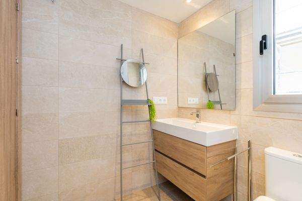 Sunny Golf apartments-Estepona-bathroom_Abril 24