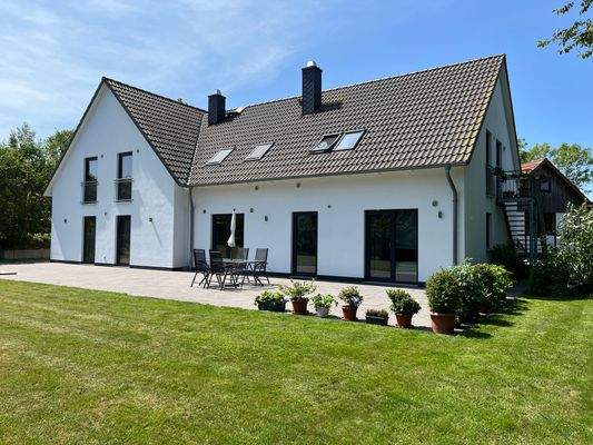 Hintere Hausansicht mit Terrasse