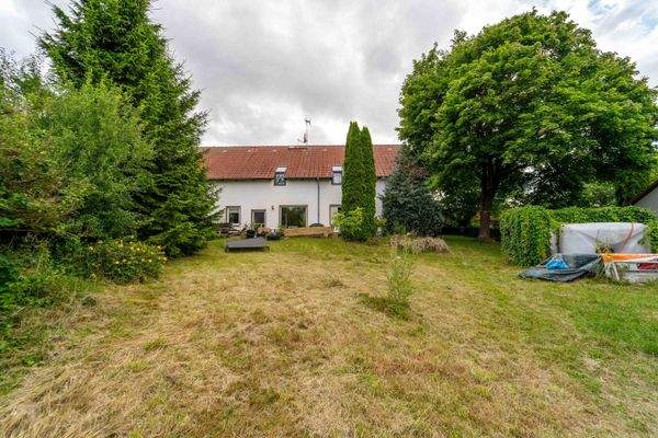 Außenansicht + Garten