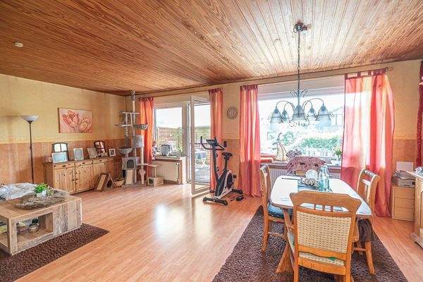 Wohn-/Esszimmer (linke Haushälfte)